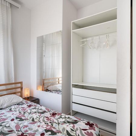 Light Modern Apartment In The Heart Of Amberes Exterior foto